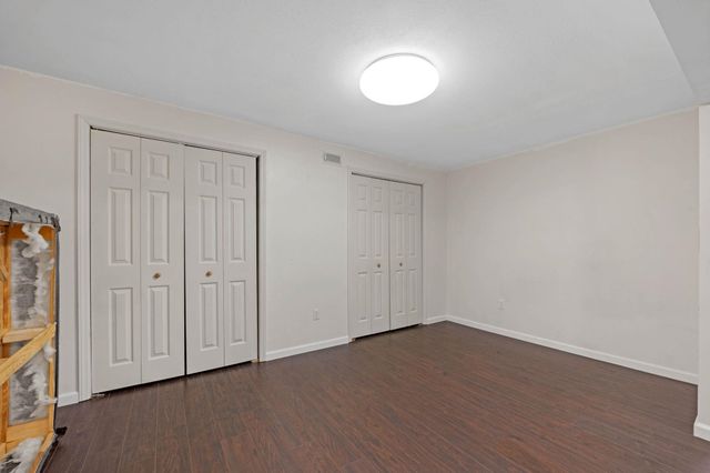 8117 W Aberdeen St, Wichita, KS 67212