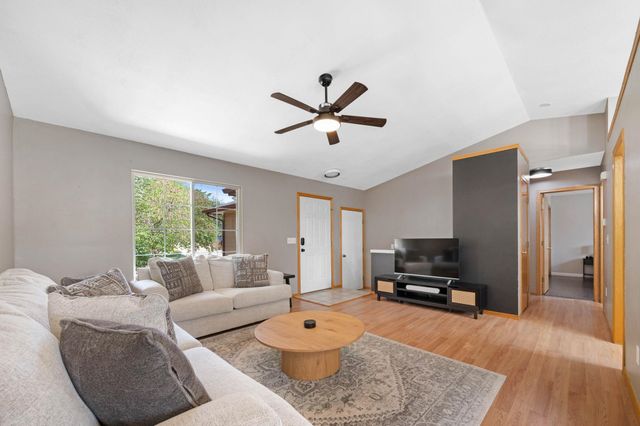 8117 W Aberdeen St, Wichita, KS 67212