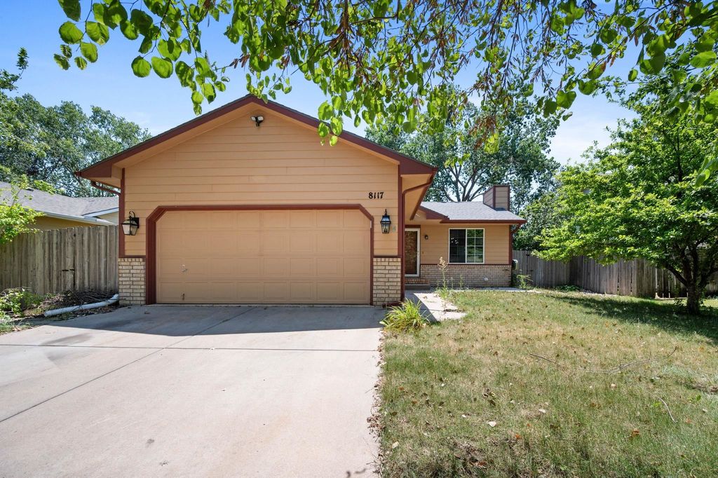 8117 W Aberdeen St, Wichita, KS 67212