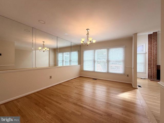 7418 CRESTBERRY LN, Bethesda, MD 20817