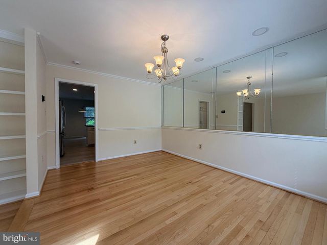 7418 CRESTBERRY LN, Bethesda, MD 20817