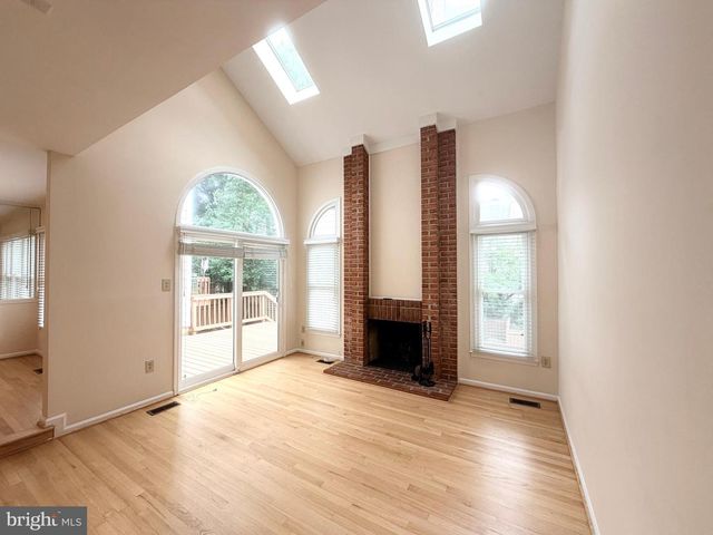 7418 CRESTBERRY LN, Bethesda, MD 20817