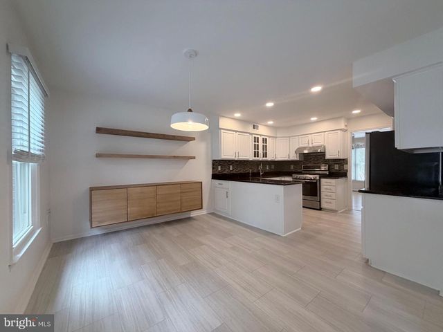 7418 CRESTBERRY LN, Bethesda, MD 20817