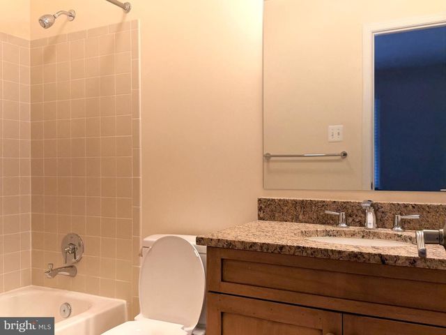 7418 CRESTBERRY LN, Bethesda, MD 20817