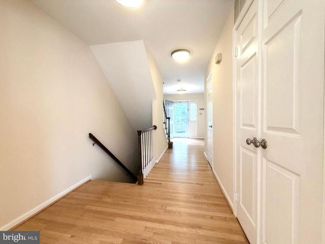 7418 CRESTBERRY LN, Bethesda, MD 20817