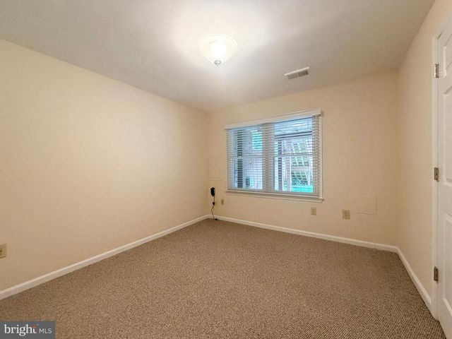 7418 CRESTBERRY LN, Bethesda, MD 20817