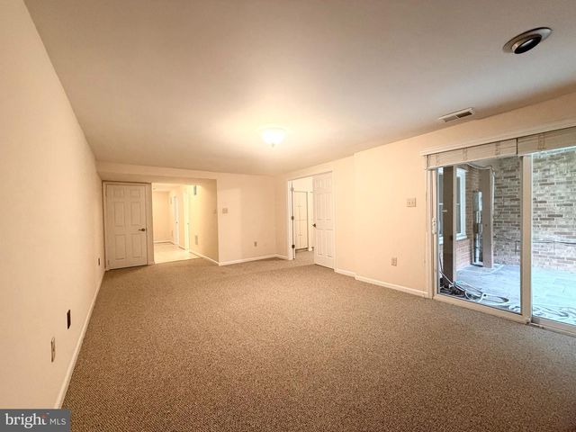 7418 CRESTBERRY LN, Bethesda, MD 20817