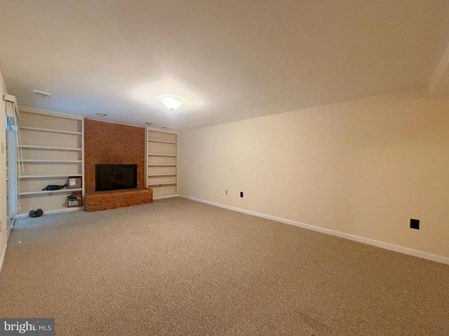 7418 CRESTBERRY LN, Bethesda, MD 20817