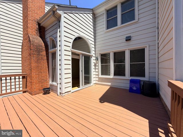 7418 CRESTBERRY LN, Bethesda, MD 20817