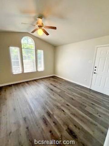 701-D Balcones 53, College Station, TX 77845