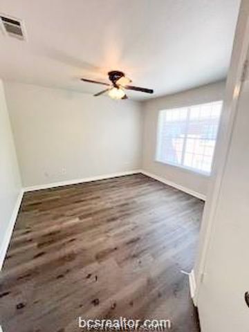 701-D Balcones 53, College Station, TX 77845