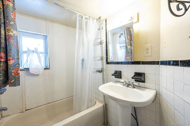 2222 127th Street, College Point, NY 11356