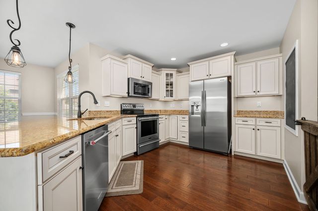 701 Scottland Trce, Mount Juliet, TN 37122