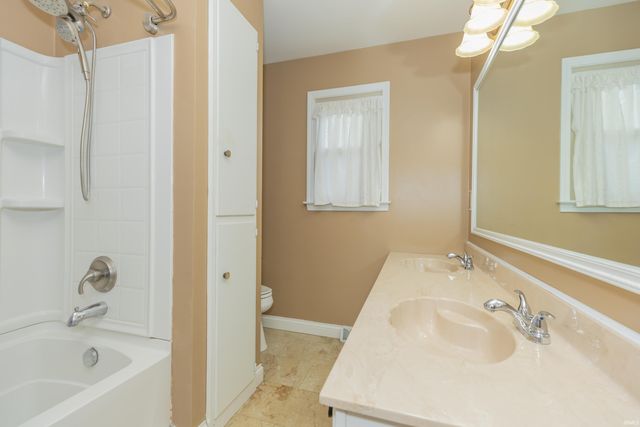 5722 Gardenia Drive, Newburgh, IN 47630