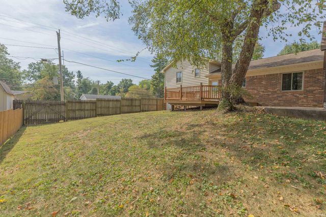5722 Gardenia Drive, Newburgh, IN 47630