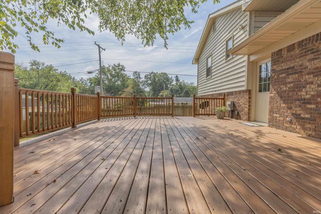 5722 Gardenia Drive, Newburgh, IN 47630