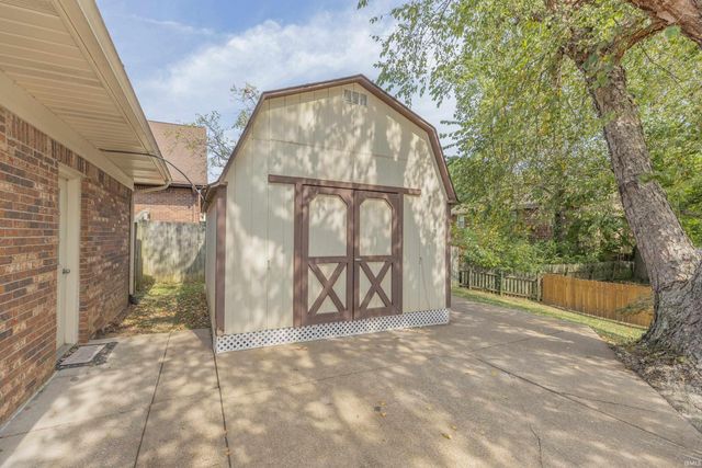 5722 Gardenia Drive, Newburgh, IN 47630