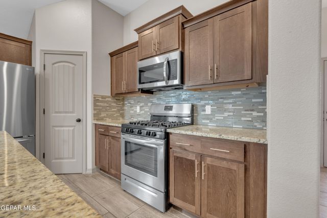 13756 Garforth Avenue, Horizon City, TX 79928