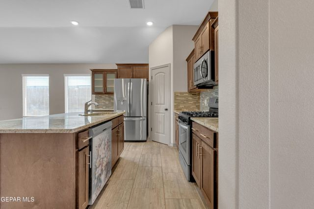 13756 Garforth Avenue, Horizon City, TX 79928