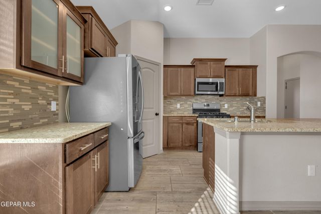 13756 Garforth Avenue, Horizon City, TX 79928