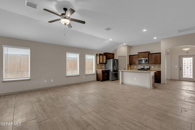 13756 Garforth Avenue, Horizon City, TX 79928