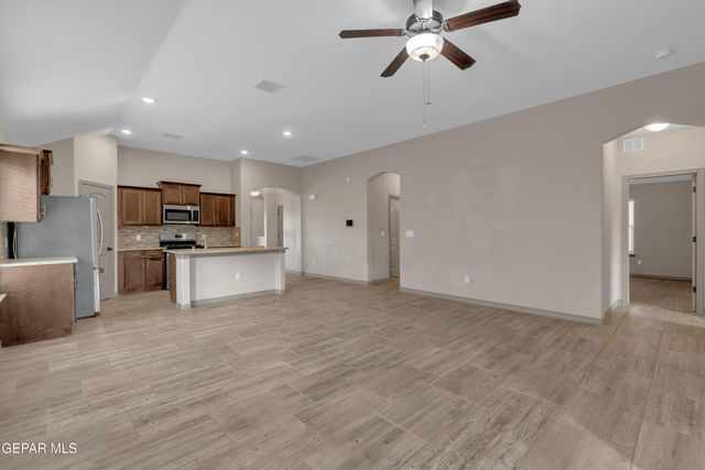 13756 Garforth Avenue, Horizon City, TX 79928