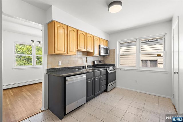 54 W Columbia Avenue, Palisades Park, NJ 07650