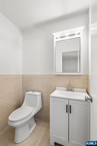 54 W Columbia Avenue, Palisades Park, NJ 07650