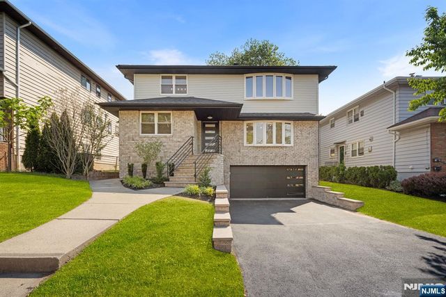 54 W Columbia Avenue, Palisades Park, NJ 07650
