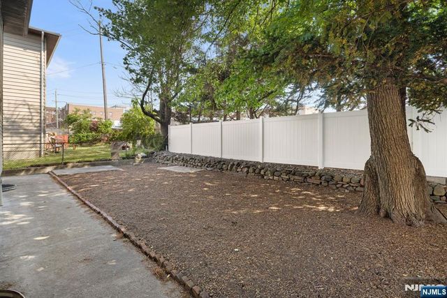 54 W Columbia Avenue, Palisades Park, NJ 07650