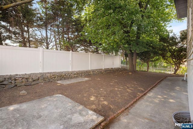 54 W Columbia Avenue, Palisades Park, NJ 07650