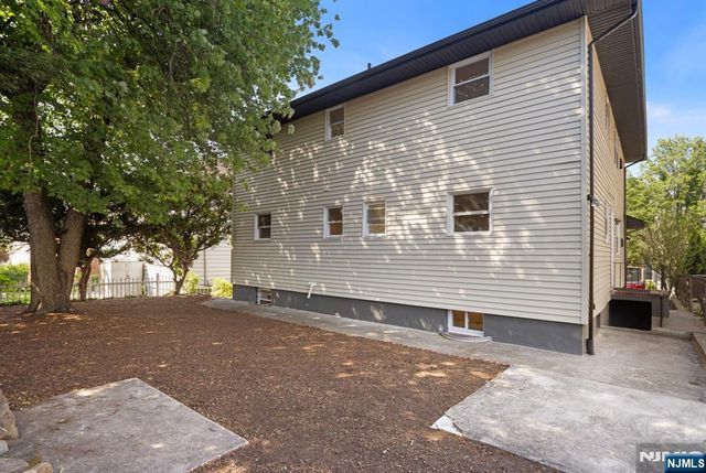 54 W Columbia Avenue, Palisades Park, NJ 07650