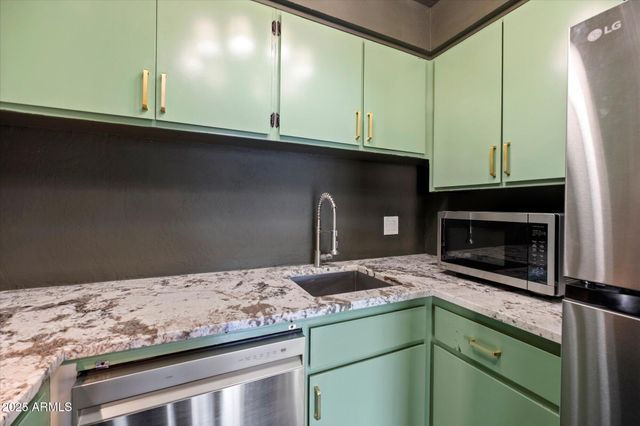 1018 E OSBORN Road E, Phoenix, AZ 85014