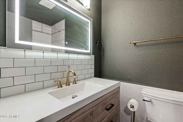 1018 E OSBORN Road E, Phoenix, AZ 85014