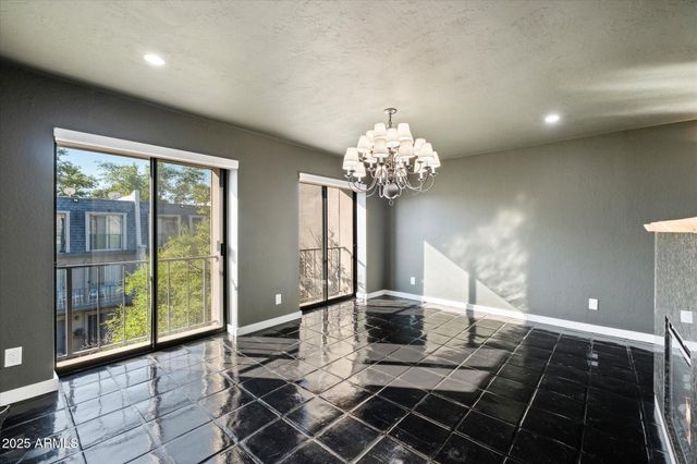 1018 E OSBORN Road E, Phoenix, AZ 85014