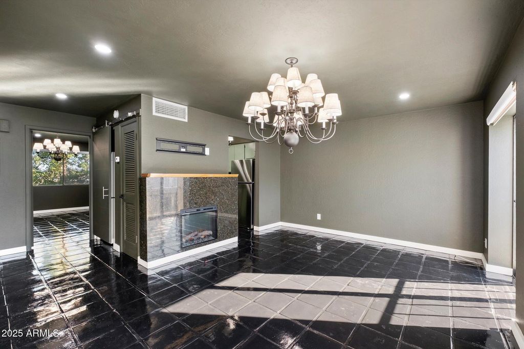 1018 E OSBORN Road E, Phoenix, AZ 85014