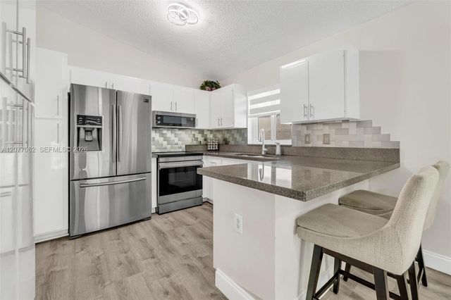 631 SW 176th Avenue, Pembroke Pines, FL 33029