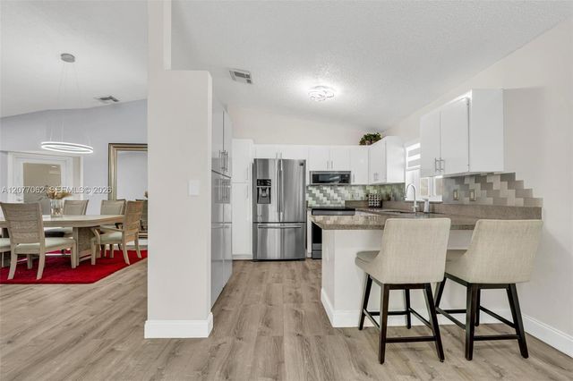 631 SW 176th Avenue, Pembroke Pines, FL 33029