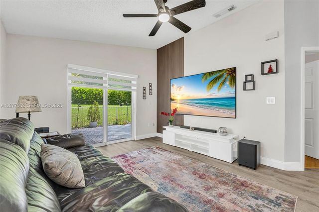 631 SW 176th Avenue, Pembroke Pines, FL 33029