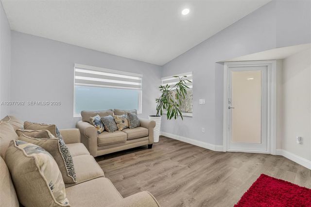 631 SW 176th Avenue, Pembroke Pines, FL 33029