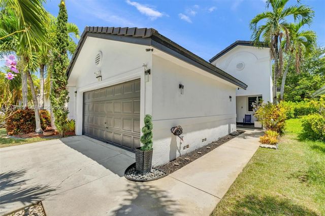 631 SW 176th Avenue, Pembroke Pines, FL 33029