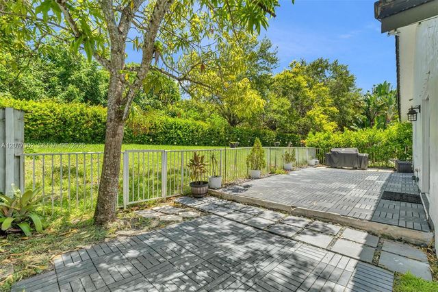631 SW 176th Avenue, Pembroke Pines, FL 33029