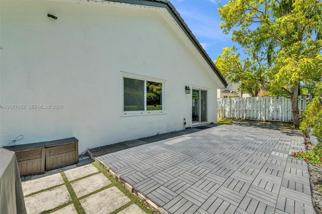 631 SW 176th Avenue, Pembroke Pines, FL 33029