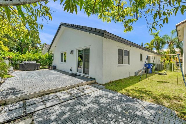 631 SW 176th Avenue, Pembroke Pines, FL 33029