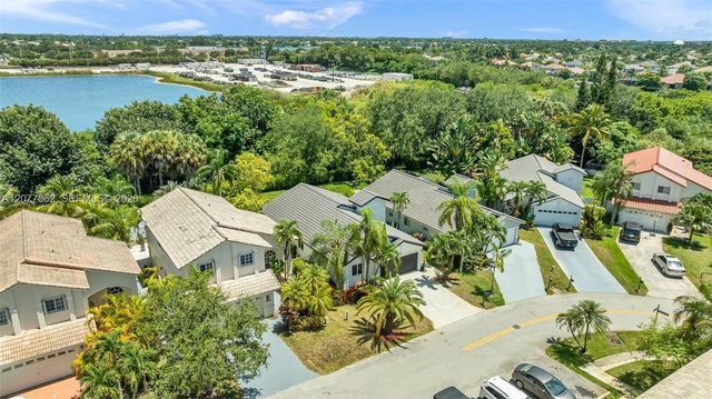 631 SW 176th Avenue, Pembroke Pines, FL 33029