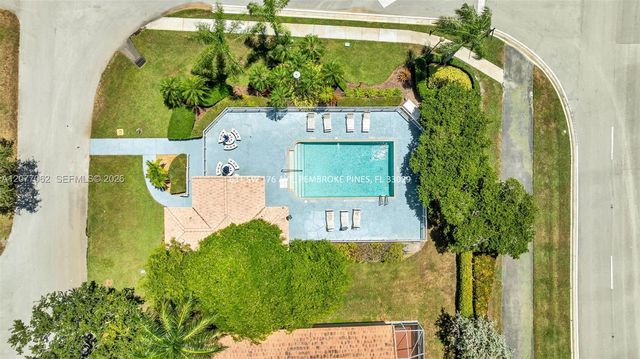 631 SW 176th Avenue, Pembroke Pines, FL 33029