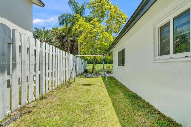 631 SW 176th Avenue, Pembroke Pines, FL 33029
