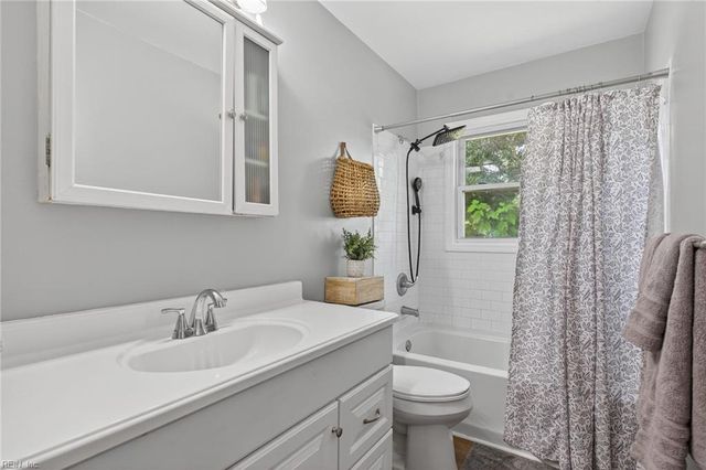 178 Colony RD, Newport News, VA 23602
