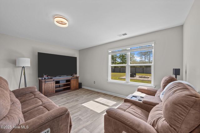 186 Everett Yopp Drive, Sneads Ferry, NC 28460