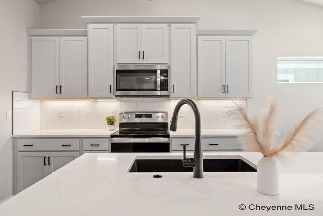 2306 LEDOUX DR, Cheyenne, WY 82007